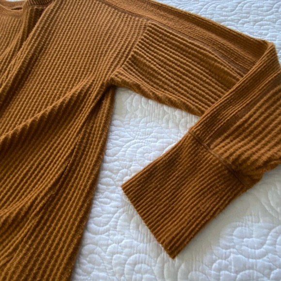 Mudd Waffle Knit Long Sleeve Knotted Front Cozy Chestnut Brown Top Size … - Picture 9 of 11